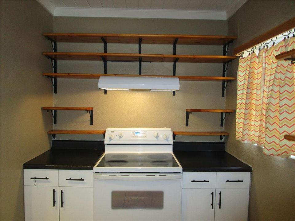 出租: $1,700 (3 贝兹, 1 浴室, 875 平方英尺)