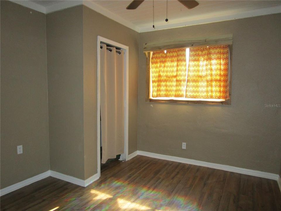 出租: $1,700 (3 贝兹, 1 浴室, 875 平方英尺)