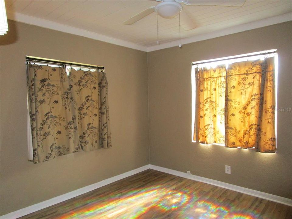 出租: $1,700 (3 贝兹, 1 浴室, 875 平方英尺)