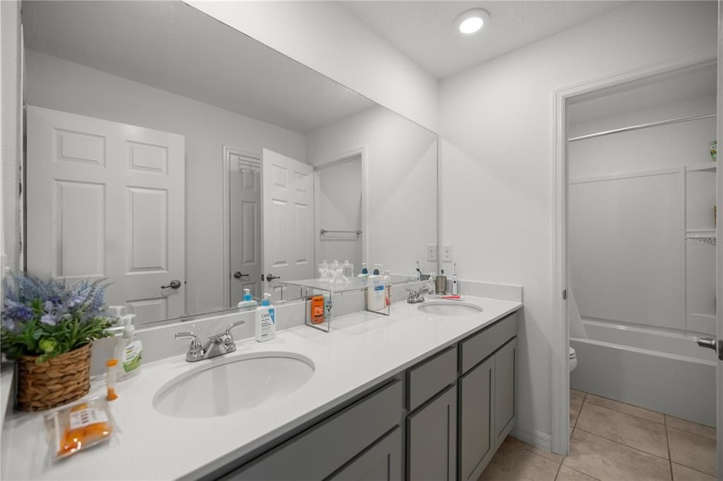 For Rent: $2,450 (4 beds, 2 baths, 2420 Square Feet)