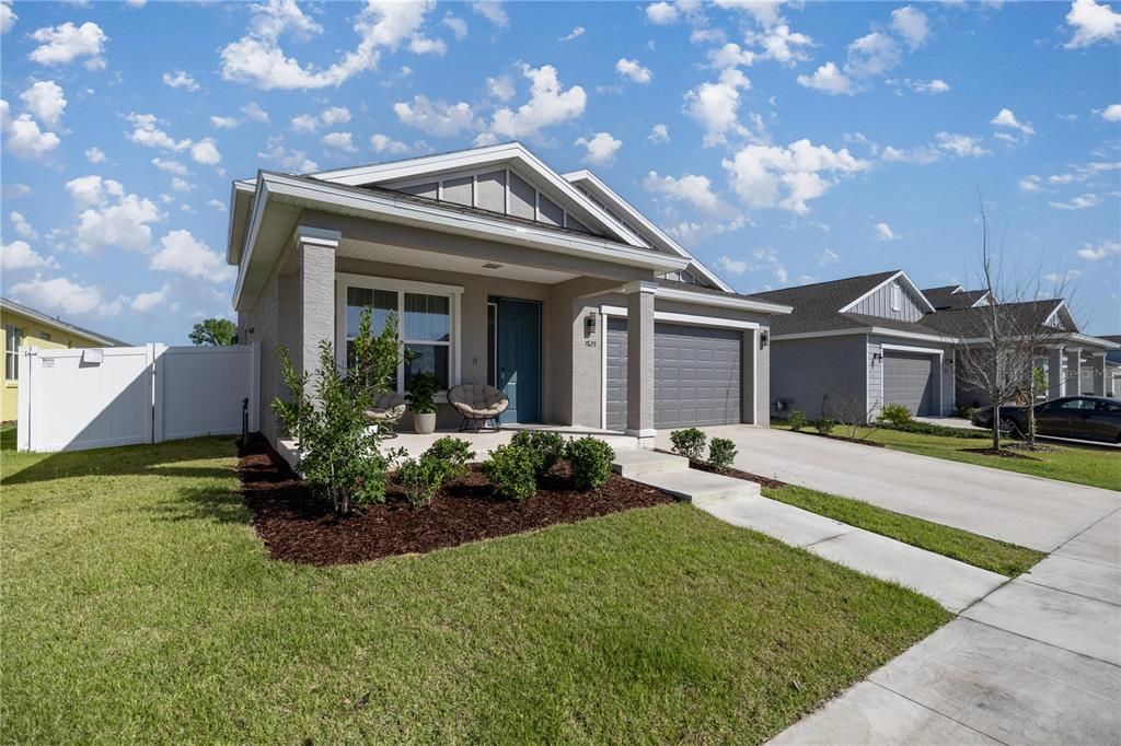 For Rent: $2,450 (4 beds, 2 baths, 2420 Square Feet)