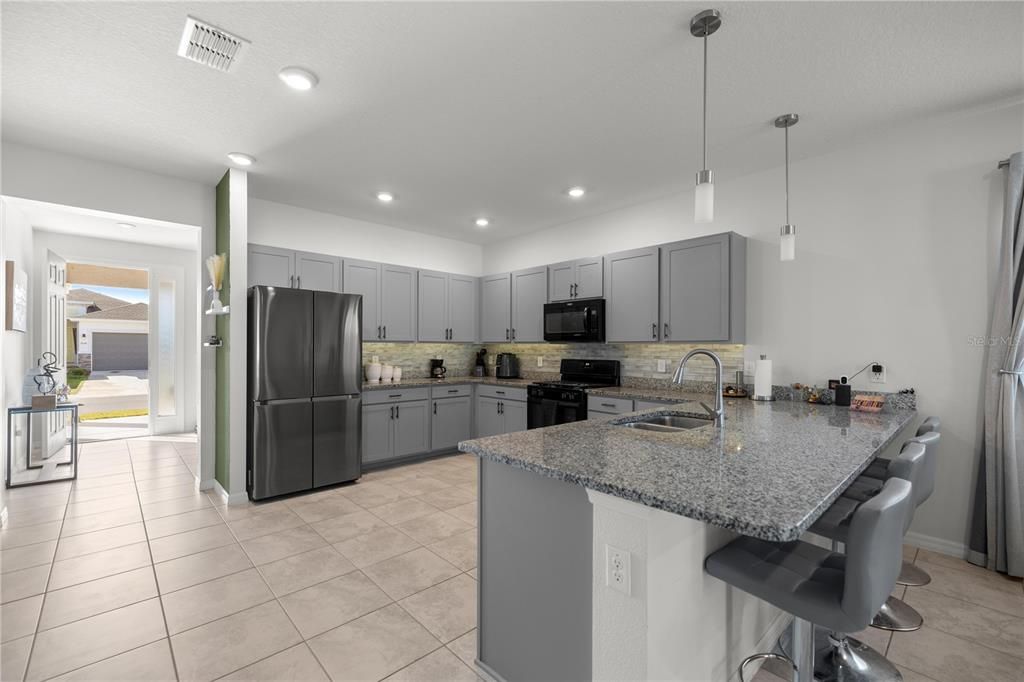 For Rent: $2,450 (4 beds, 2 baths, 2420 Square Feet)