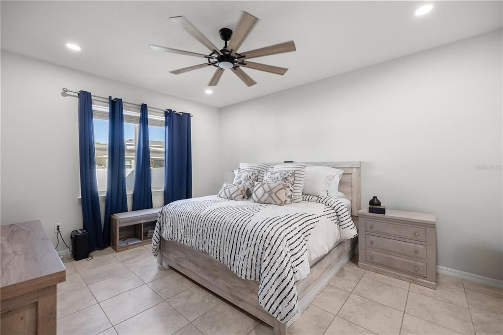 For Rent: $2,450 (4 beds, 2 baths, 2420 Square Feet)