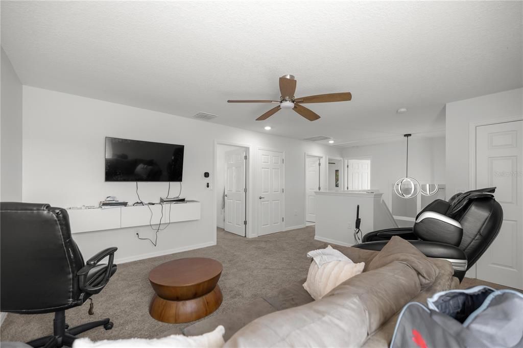 For Rent: $2,450 (4 beds, 2 baths, 2420 Square Feet)