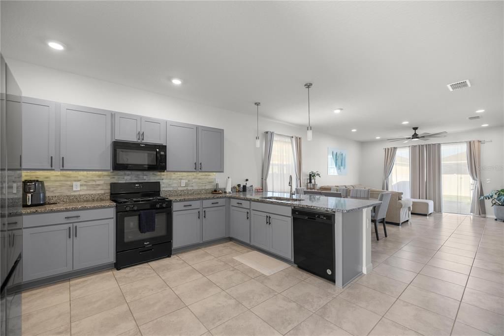 For Rent: $2,450 (4 beds, 2 baths, 2420 Square Feet)