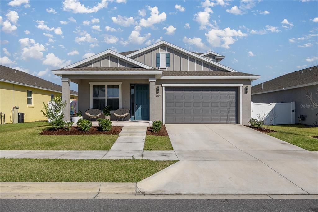 For Rent: $2,450 (4 beds, 2 baths, 2420 Square Feet)