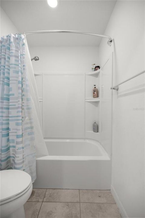 For Rent: $2,450 (4 beds, 2 baths, 2420 Square Feet)