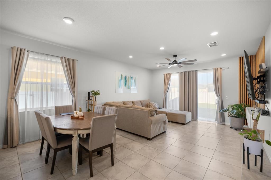 For Rent: $2,450 (4 beds, 2 baths, 2420 Square Feet)