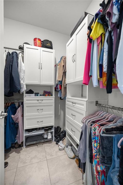 For Rent: $2,450 (4 beds, 2 baths, 2420 Square Feet)