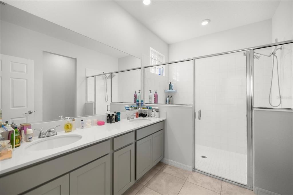 For Rent: $2,450 (4 beds, 2 baths, 2420 Square Feet)