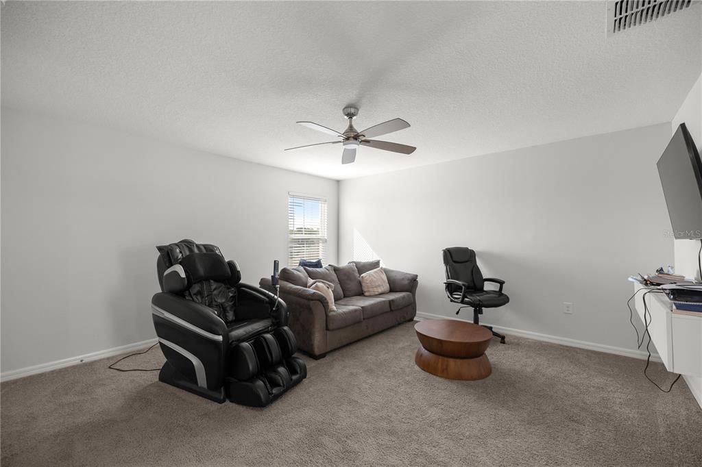 For Rent: $2,450 (4 beds, 2 baths, 2420 Square Feet)