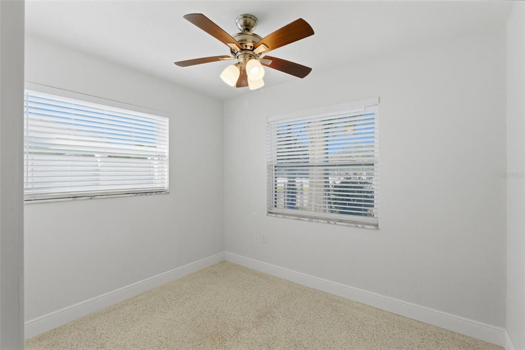 For Sale: $360,000 (3 beds, 1 baths, 1006 Square Feet)