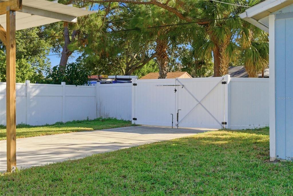 For Sale: $360,000 (3 beds, 1 baths, 1006 Square Feet)