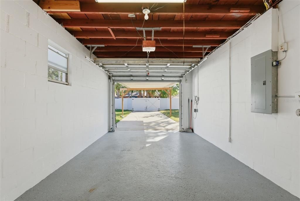 For Sale: $360,000 (3 beds, 1 baths, 1006 Square Feet)