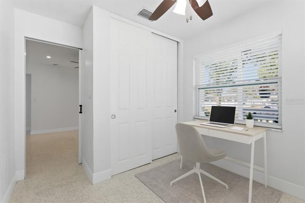 For Sale: $360,000 (3 beds, 1 baths, 1006 Square Feet)