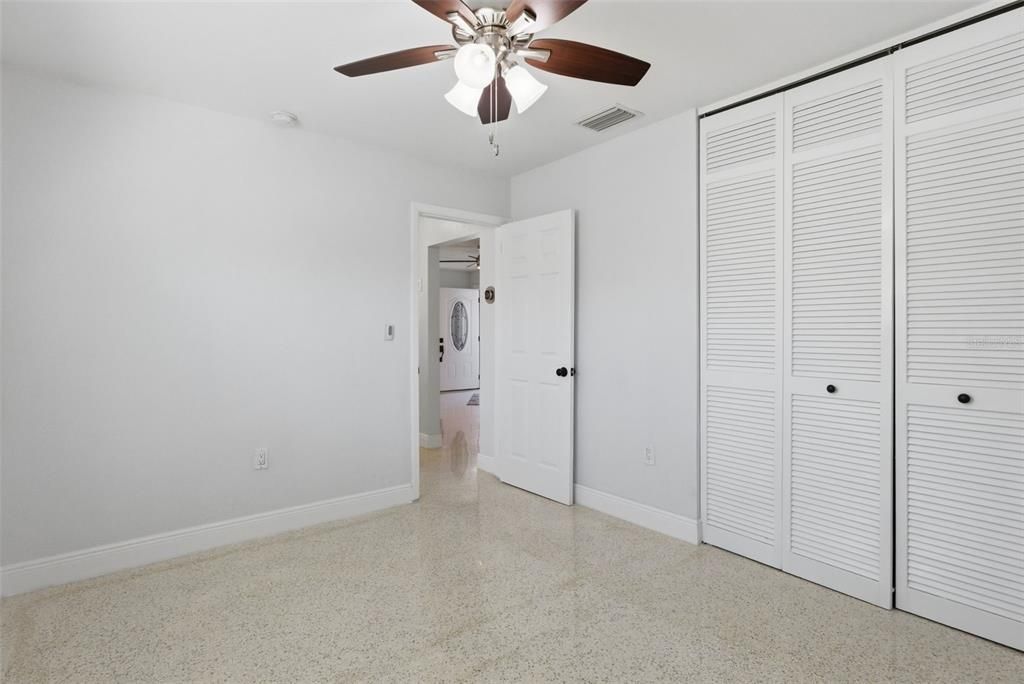 For Sale: $360,000 (3 beds, 1 baths, 1006 Square Feet)