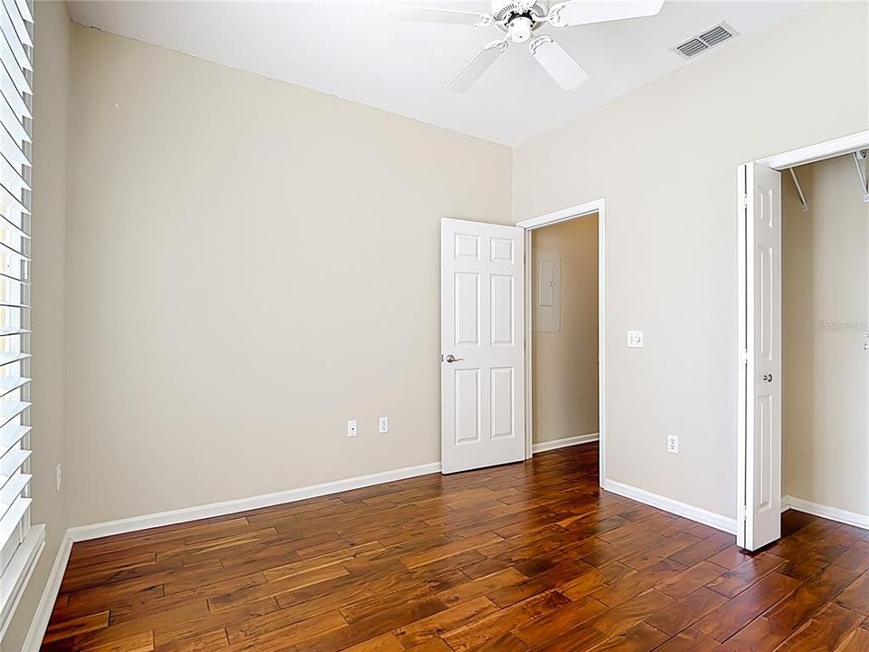 For Sale: $330,000 (3 beds, 2 baths, 1564 Square Feet)