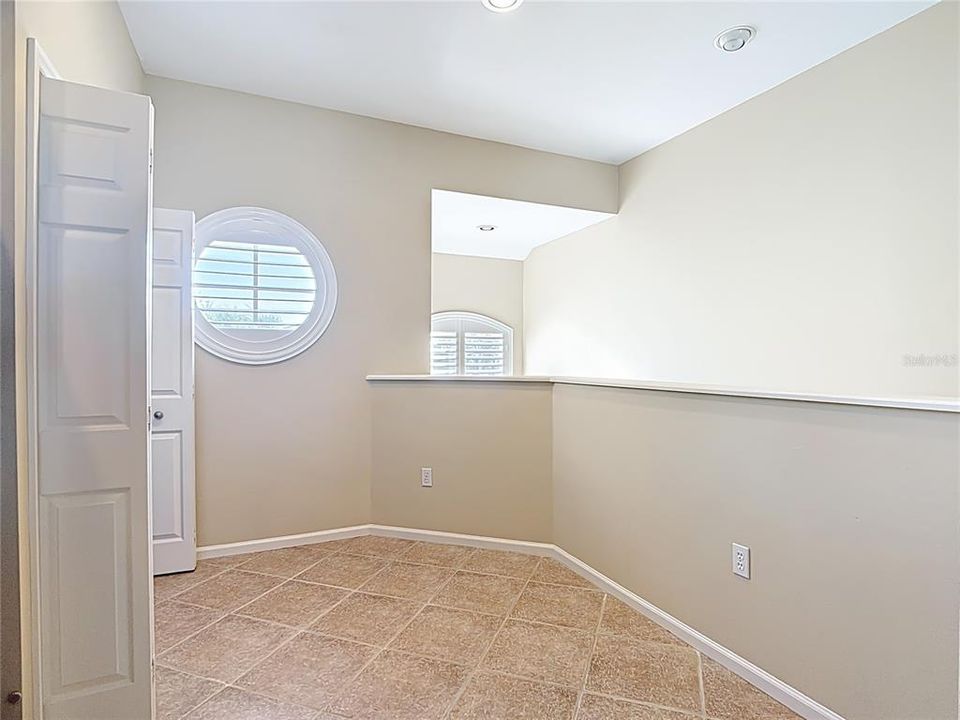 For Sale: $330,000 (3 beds, 2 baths, 1564 Square Feet)
