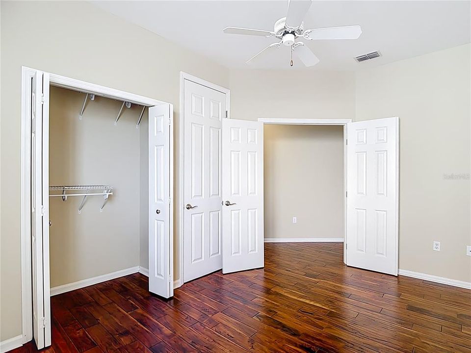 For Sale: $330,000 (3 beds, 2 baths, 1564 Square Feet)