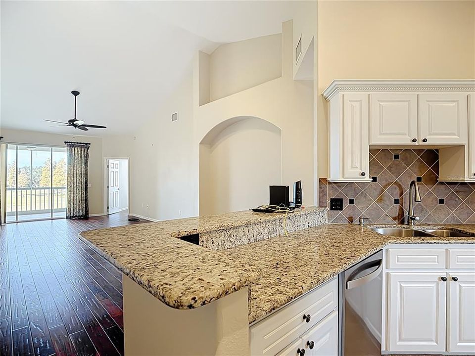 For Sale: $330,000 (3 beds, 2 baths, 1564 Square Feet)