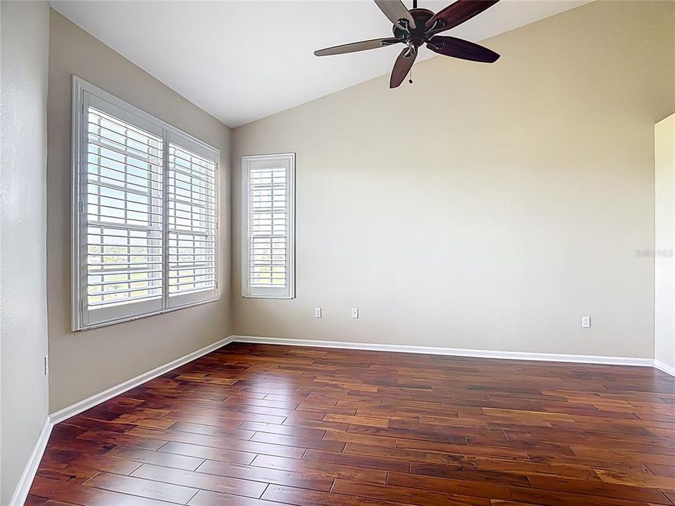 For Sale: $330,000 (3 beds, 2 baths, 1564 Square Feet)