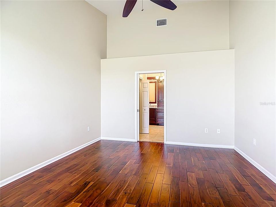 For Sale: $330,000 (3 beds, 2 baths, 1564 Square Feet)
