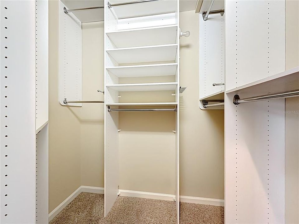 For Sale: $330,000 (3 beds, 2 baths, 1564 Square Feet)