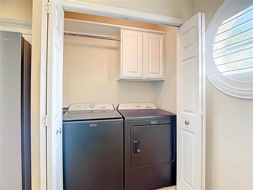 For Sale: $330,000 (3 beds, 2 baths, 1564 Square Feet)