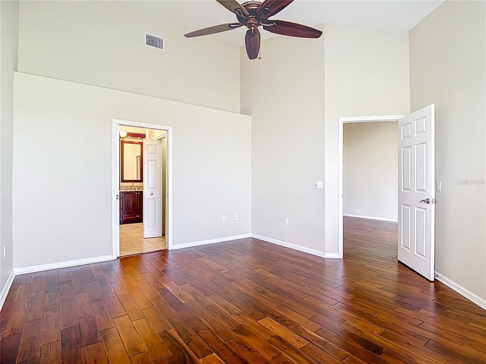 For Sale: $330,000 (3 beds, 2 baths, 1564 Square Feet)