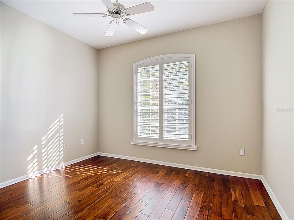 For Sale: $330,000 (3 beds, 2 baths, 1564 Square Feet)