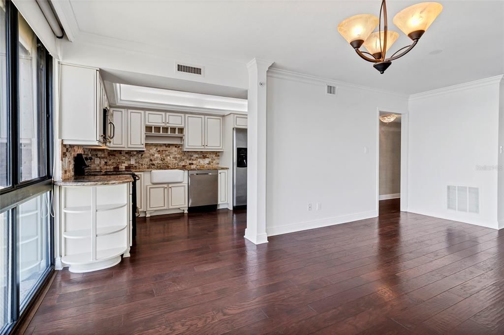 En Venta: $899,000 (2 camas, 2 baños, 1702 Pies cuadrados)