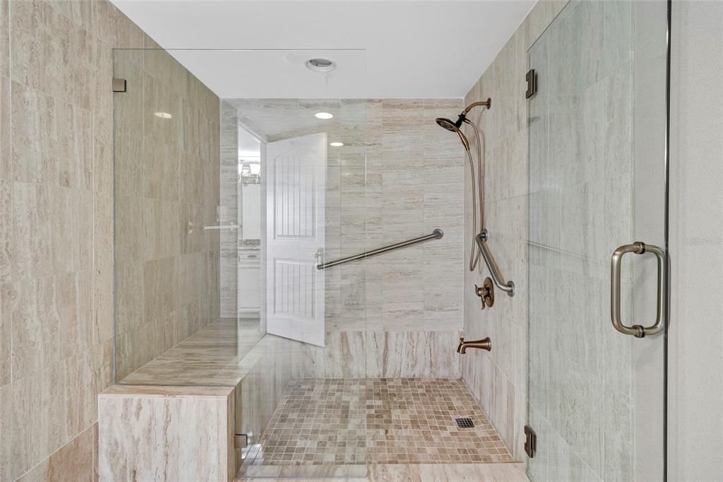 En Venta: $899,000 (2 camas, 2 baños, 1702 Pies cuadrados)