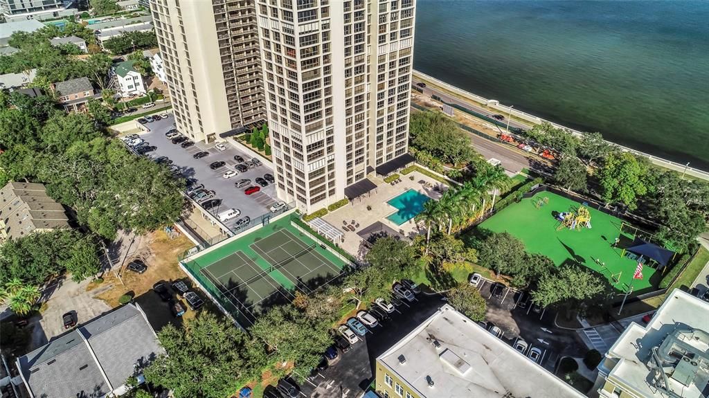 En Venta: $899,000 (2 camas, 2 baños, 1702 Pies cuadrados)