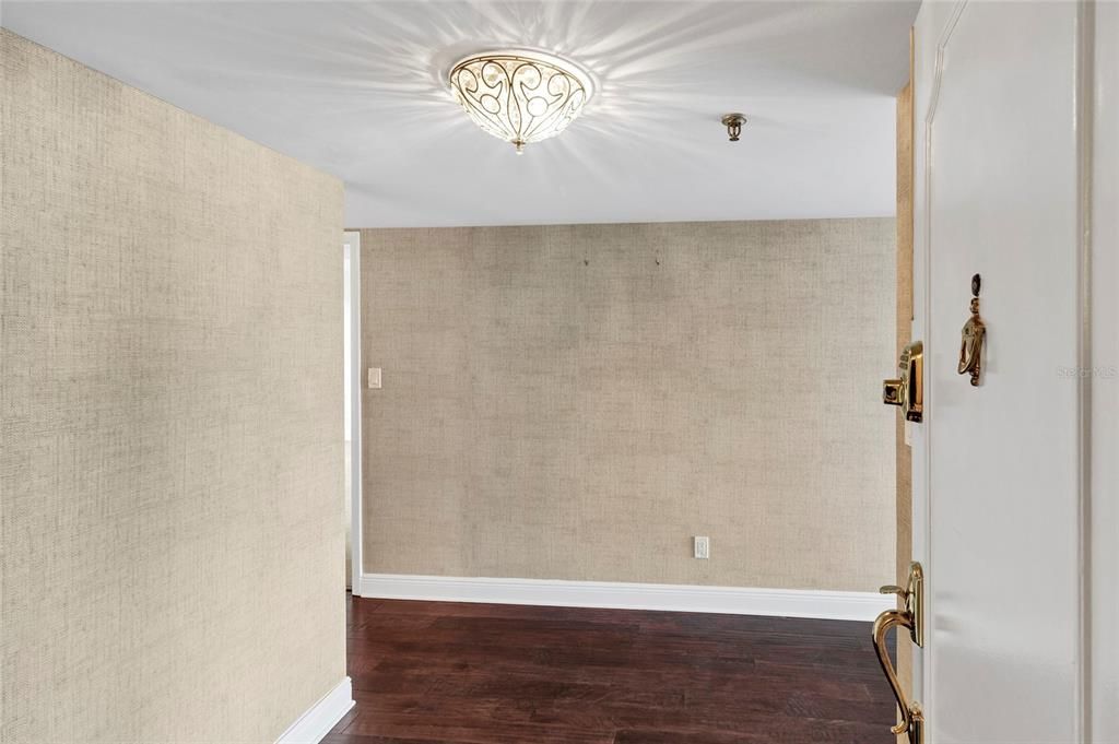 En Venta: $899,000 (2 camas, 2 baños, 1702 Pies cuadrados)