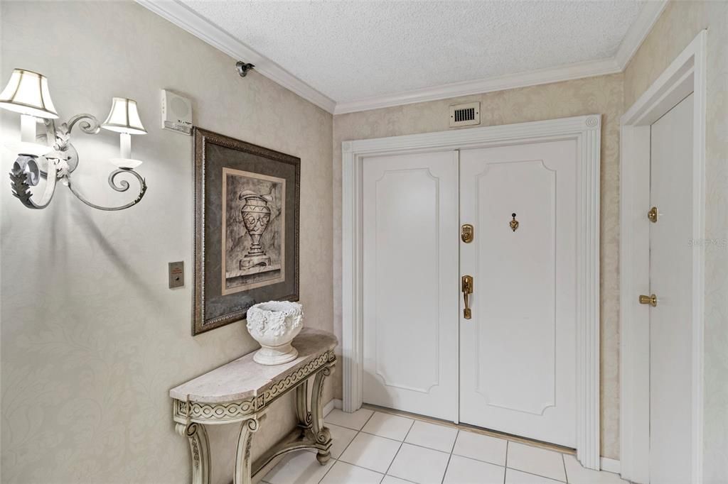 En Venta: $899,000 (2 camas, 2 baños, 1702 Pies cuadrados)