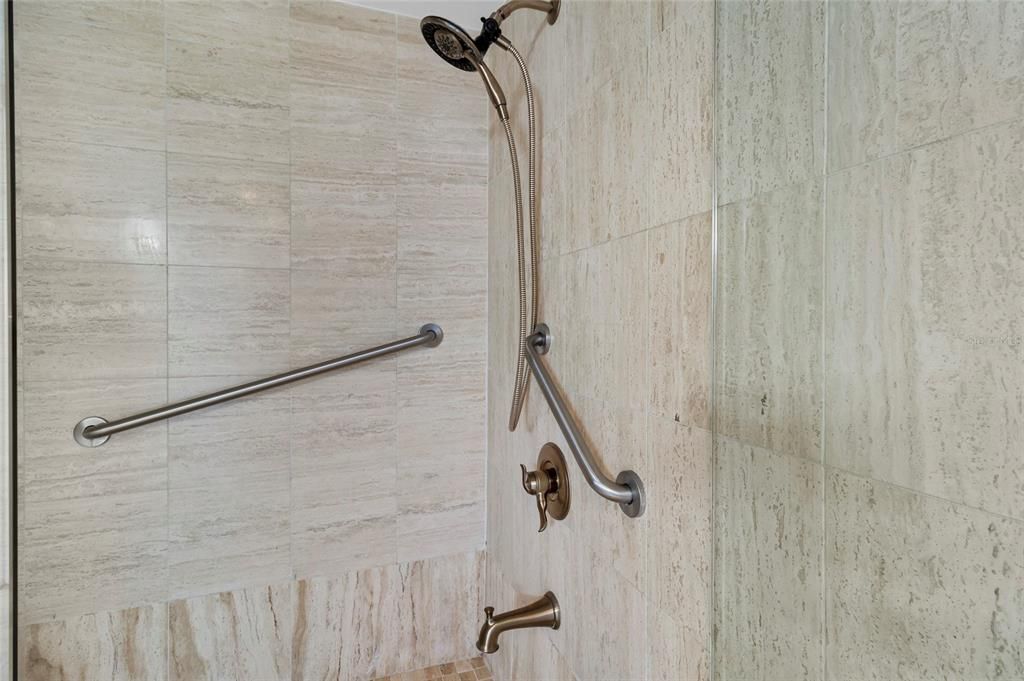 En Venta: $899,000 (2 camas, 2 baños, 1702 Pies cuadrados)