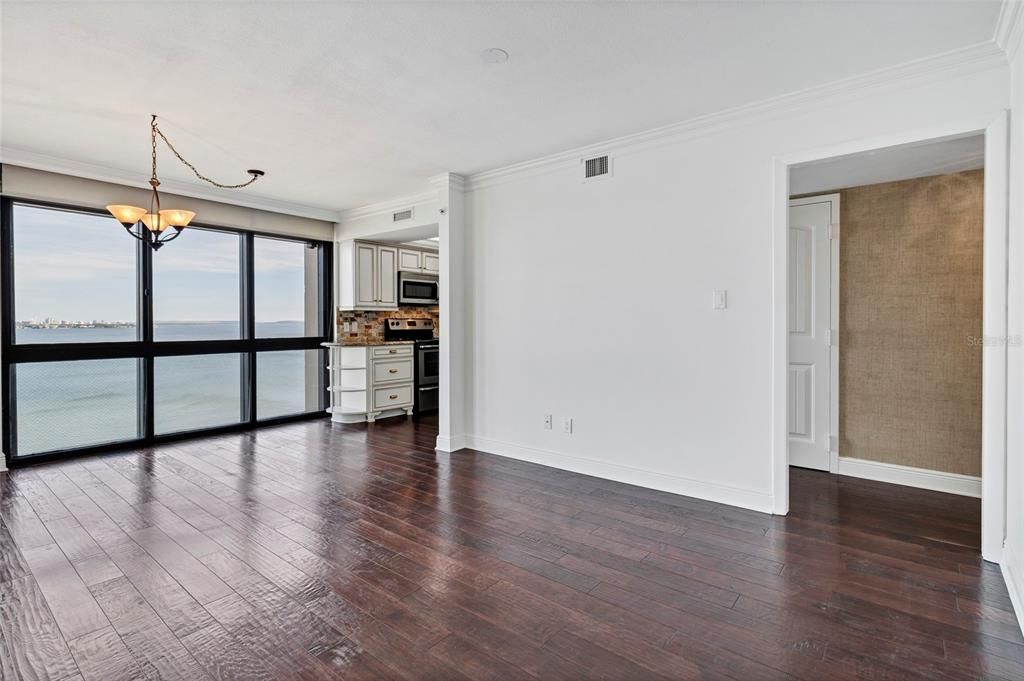 En Venta: $899,000 (2 camas, 2 baños, 1702 Pies cuadrados)