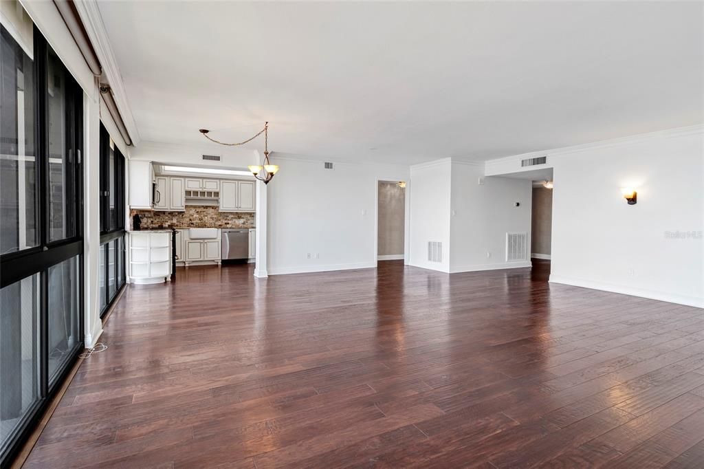 En Venta: $899,000 (2 camas, 2 baños, 1702 Pies cuadrados)