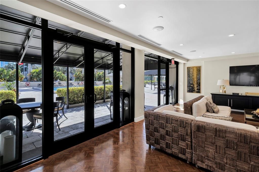 En Venta: $899,000 (2 camas, 2 baños, 1702 Pies cuadrados)