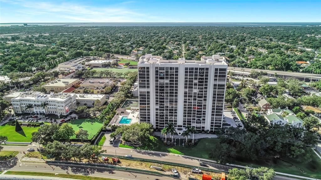 En Venta: $899,000 (2 camas, 2 baños, 1702 Pies cuadrados)