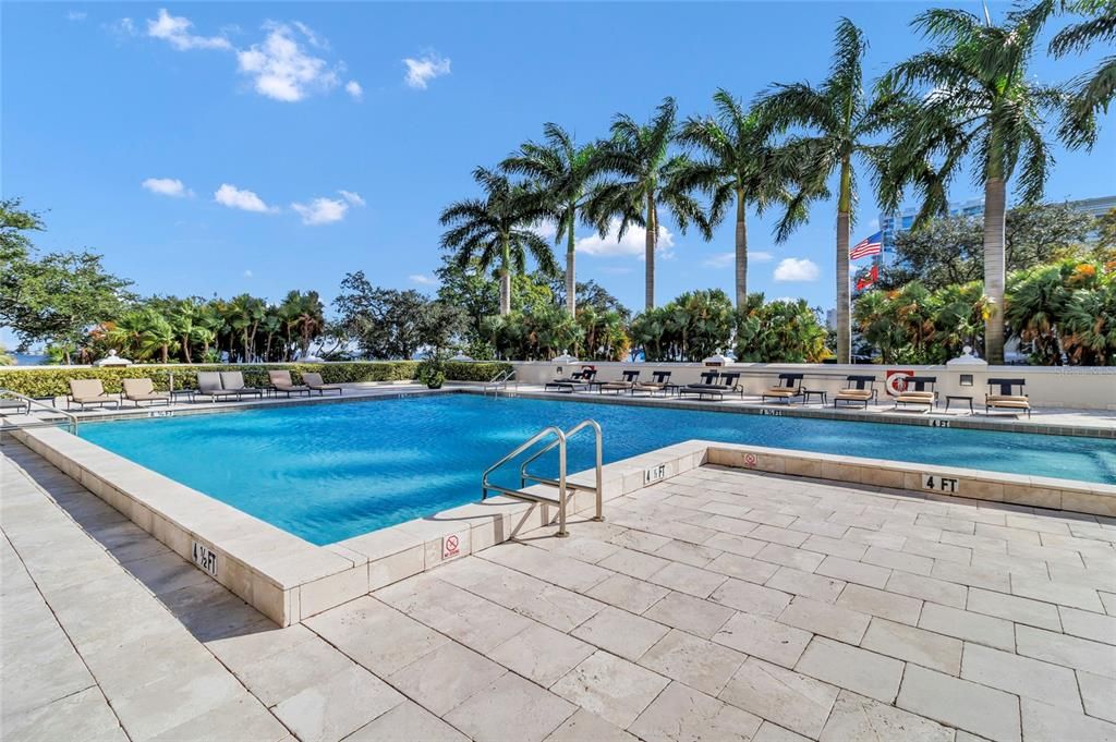 En Venta: $899,000 (2 camas, 2 baños, 1702 Pies cuadrados)