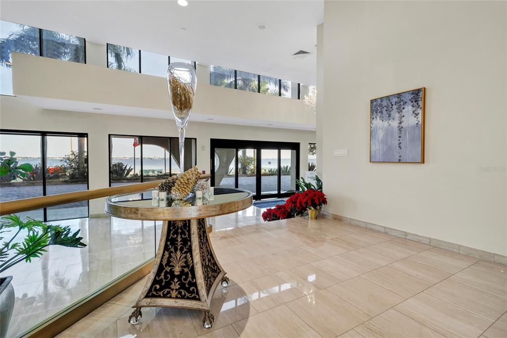 En Venta: $899,000 (2 camas, 2 baños, 1702 Pies cuadrados)