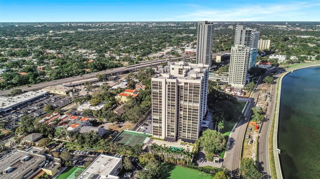 En Venta: $899,000 (2 camas, 2 baños, 1702 Pies cuadrados)