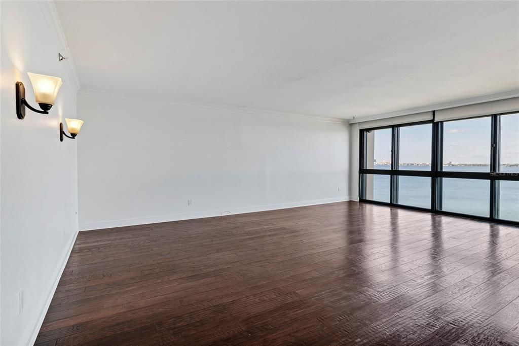 En Venta: $899,000 (2 camas, 2 baños, 1702 Pies cuadrados)