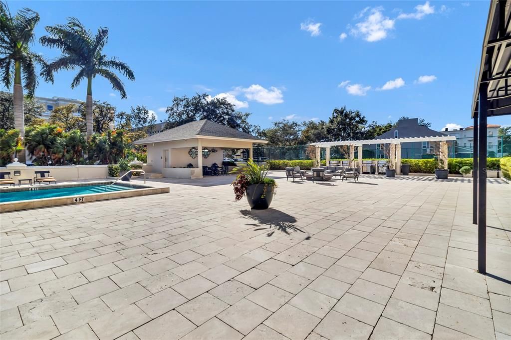 En Venta: $899,000 (2 camas, 2 baños, 1702 Pies cuadrados)