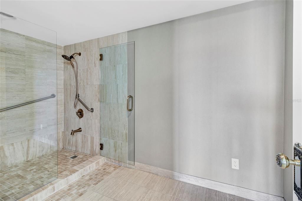 En Venta: $899,000 (2 camas, 2 baños, 1702 Pies cuadrados)