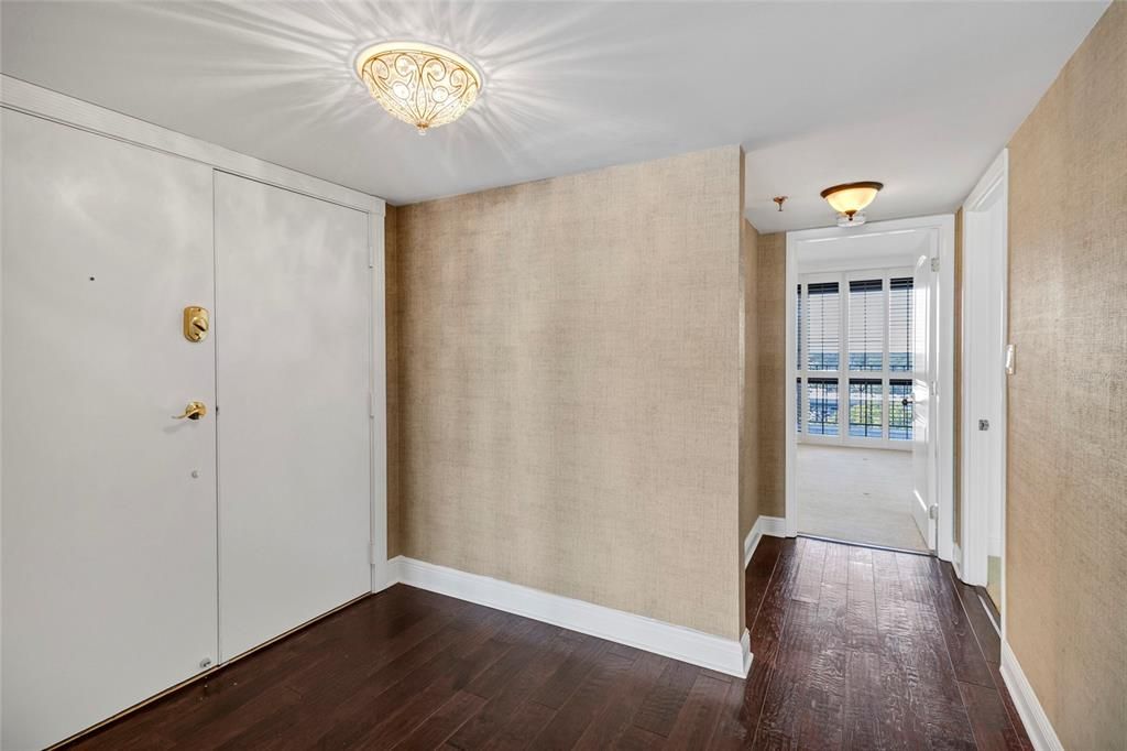 En Venta: $899,000 (2 camas, 2 baños, 1702 Pies cuadrados)