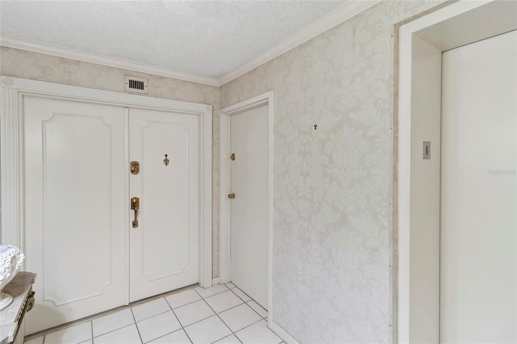 En Venta: $899,000 (2 camas, 2 baños, 1702 Pies cuadrados)