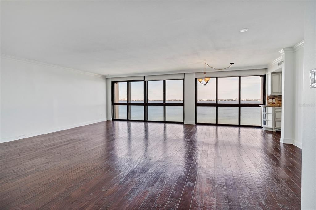 En Venta: $899,000 (2 camas, 2 baños, 1702 Pies cuadrados)