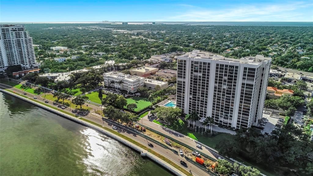 En Venta: $899,000 (2 camas, 2 baños, 1702 Pies cuadrados)